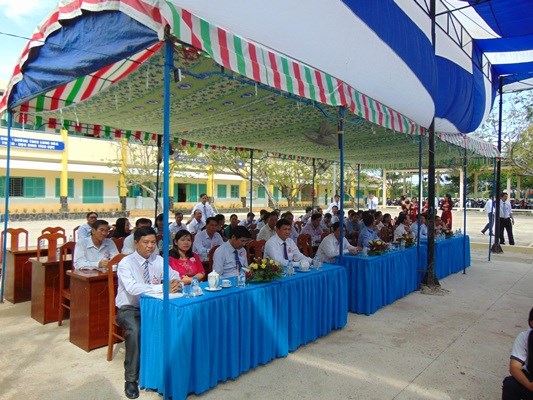  Một số hình ảnh lễ đón nhận giấy chứng nhận kiểm định chất lượng giáo dục năm học 2014-2015